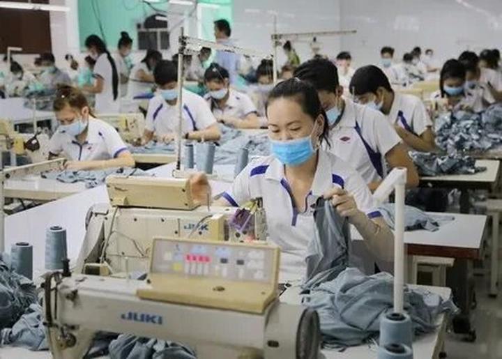 Huda Ice Twist, một thương hiệu bia trực thuộc Carlsberg Việt Nam, đang gây